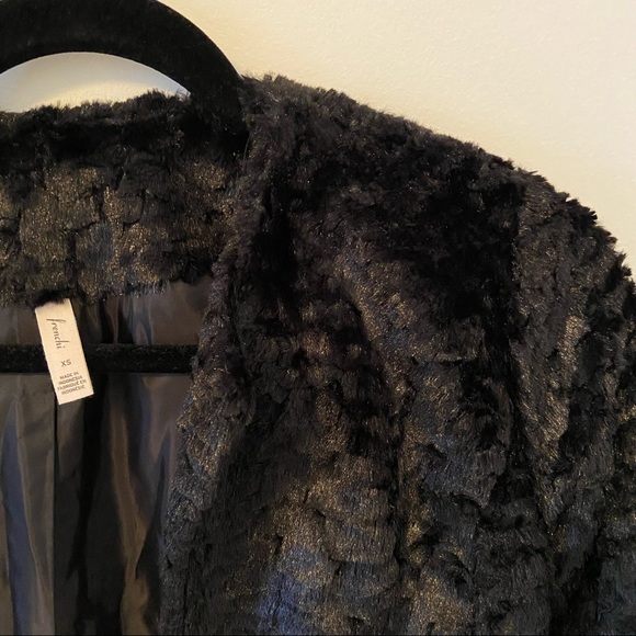 Frenchi Cropped Faux Fur Jacket - Picture 2 of 3